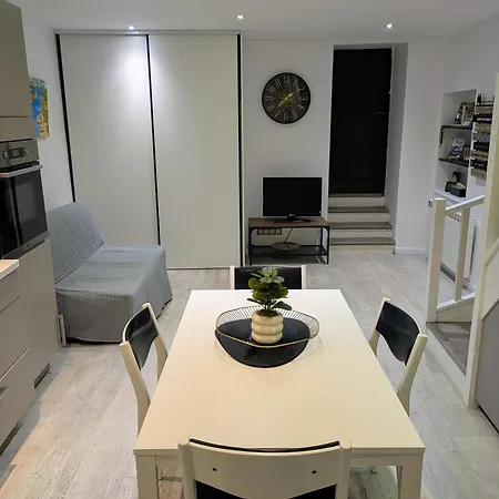 Holiday home Cocon, Terrasse Proche Clermont Tallende